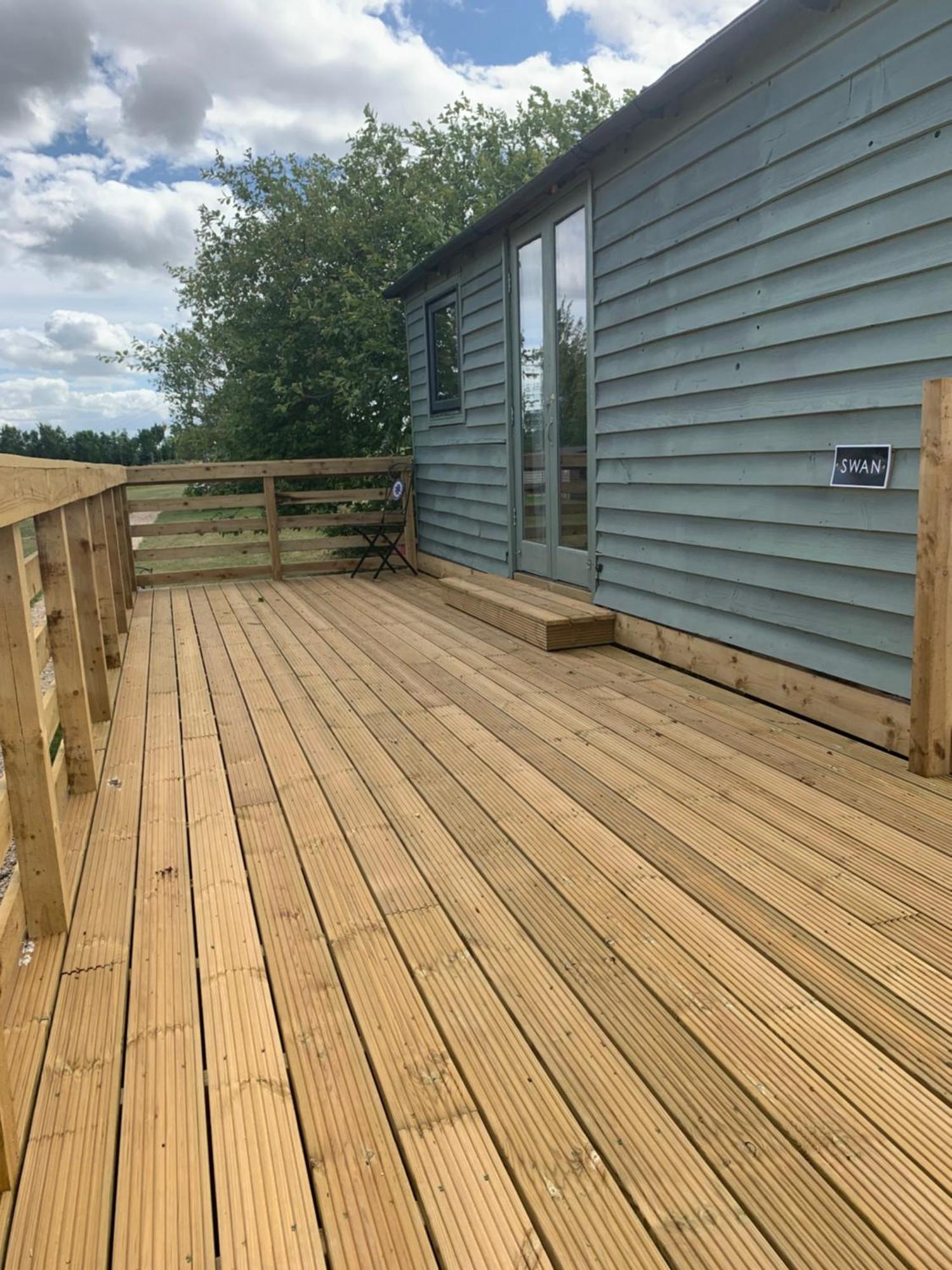 'Swan' Lakeview Lodge Bishampton Exterior foto